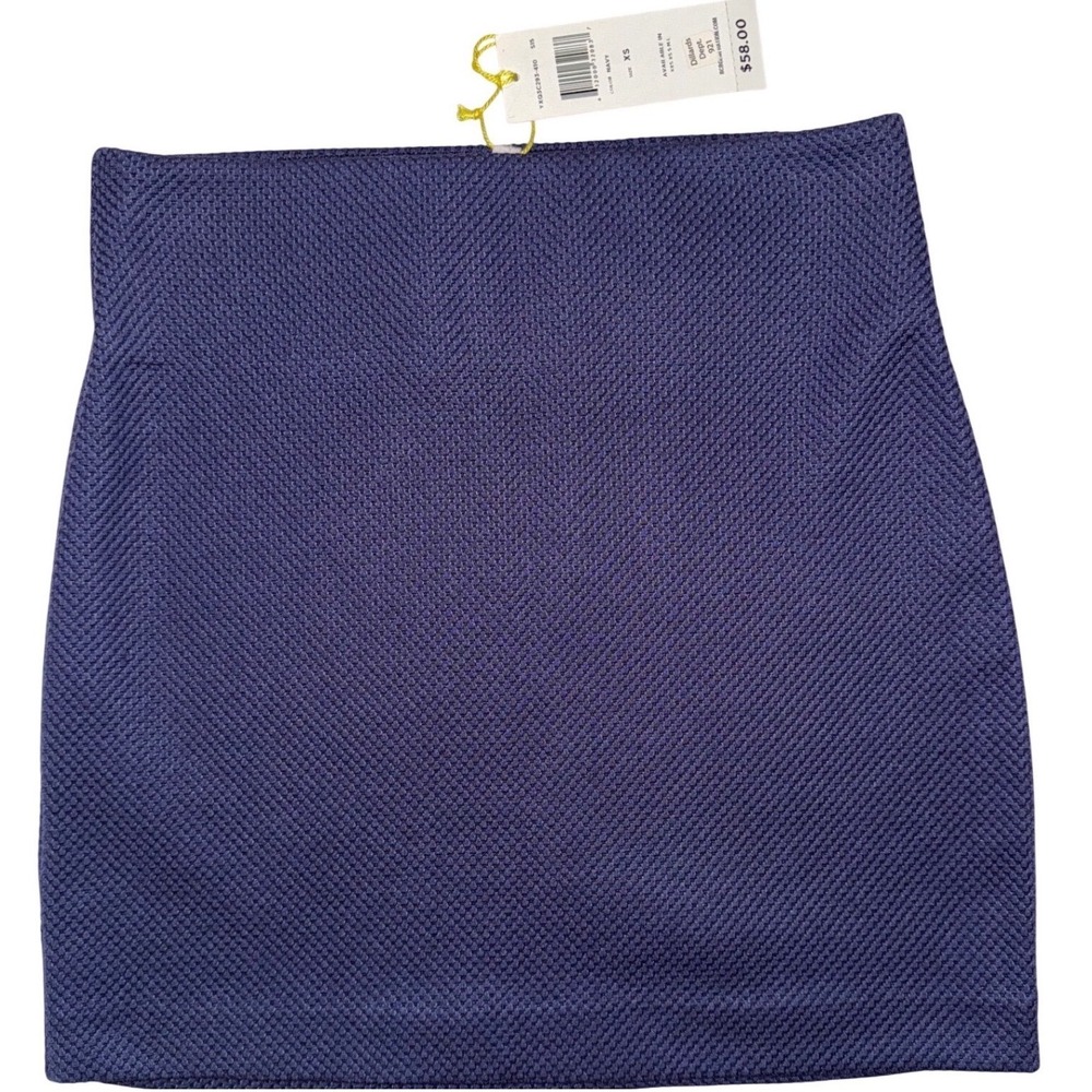 BCBGeneration Navy Blue Textured Knit Mini Skirt XS NEW - Picture 2 of 7